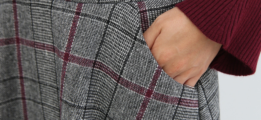 Long sleeved wool flare check A line Women's 30