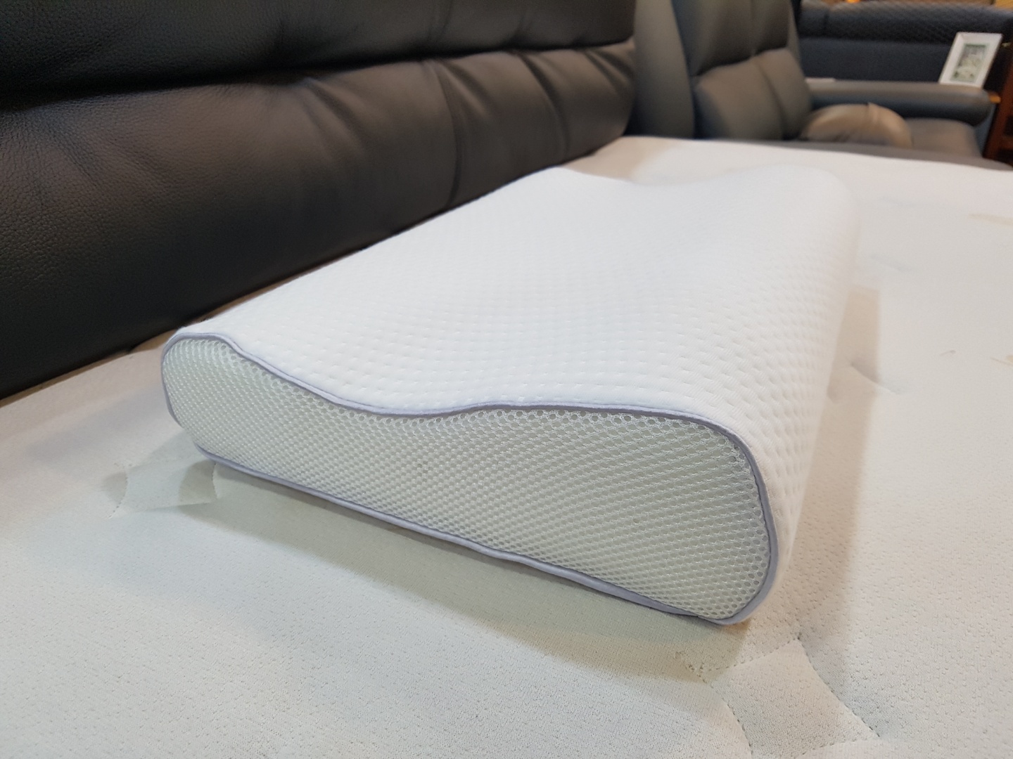 Basic form memory foam sleeping pillow for healthy