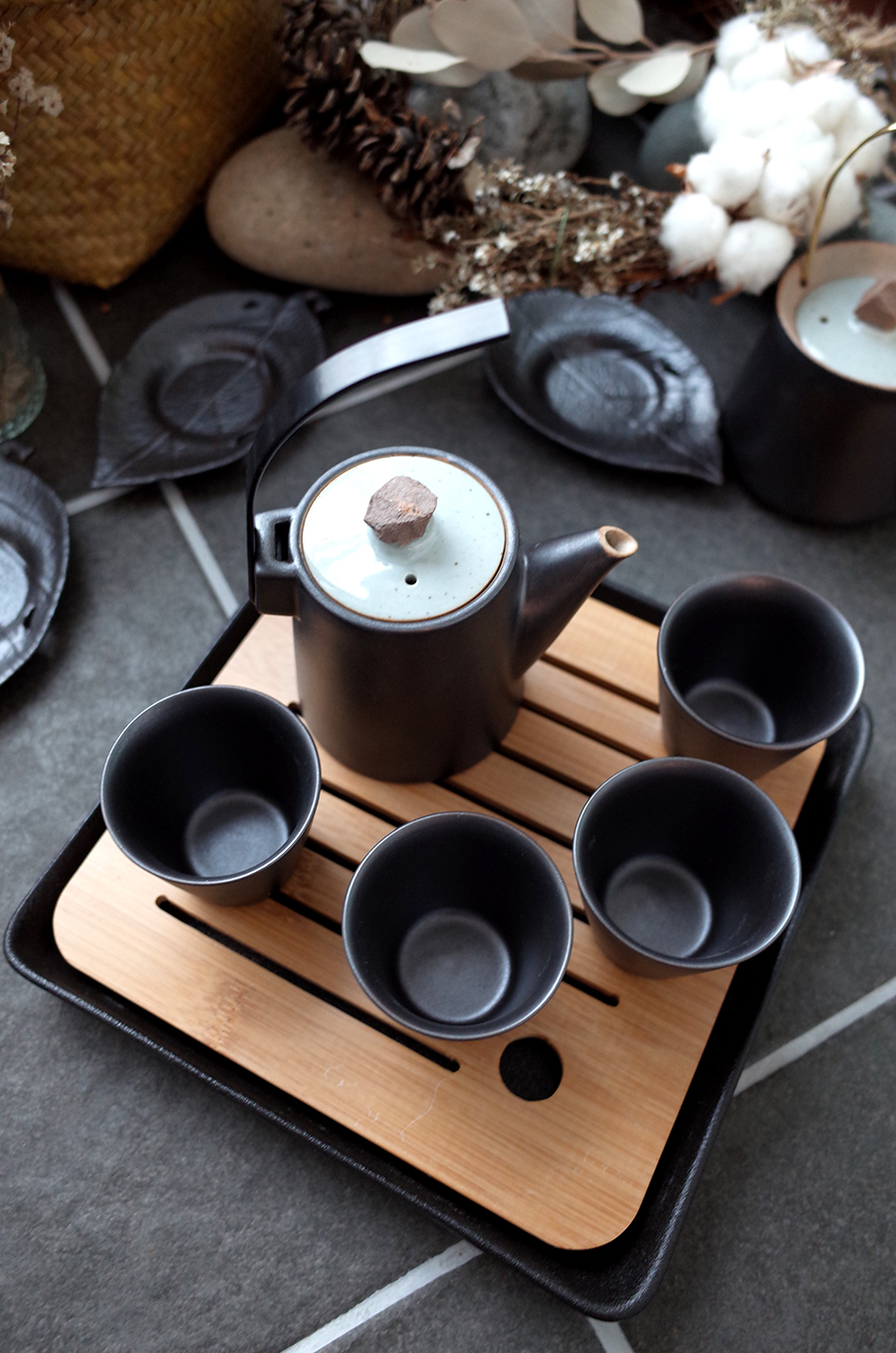 Blanche Dark brown Classic small stone Green tea p