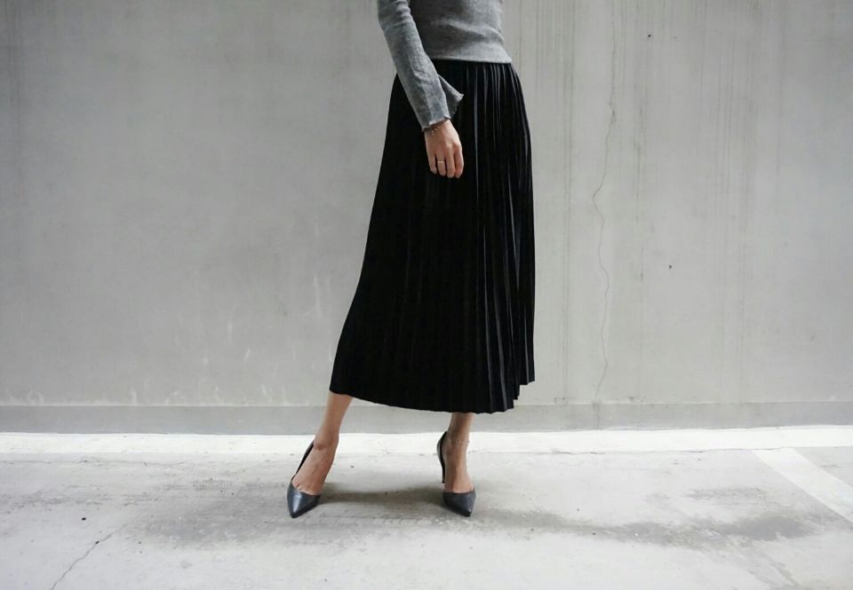 Free Shipping Velvet Pleated Long Skirt 3color Off