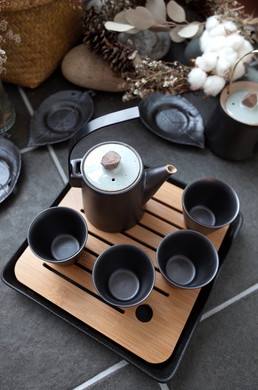 Blanche Dark brown Classic small stone Green tea p