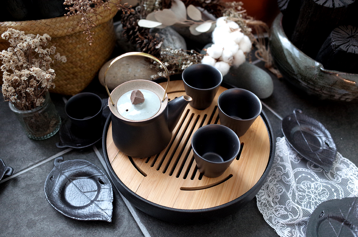 Blanche dark brown small stones vintage green tea 