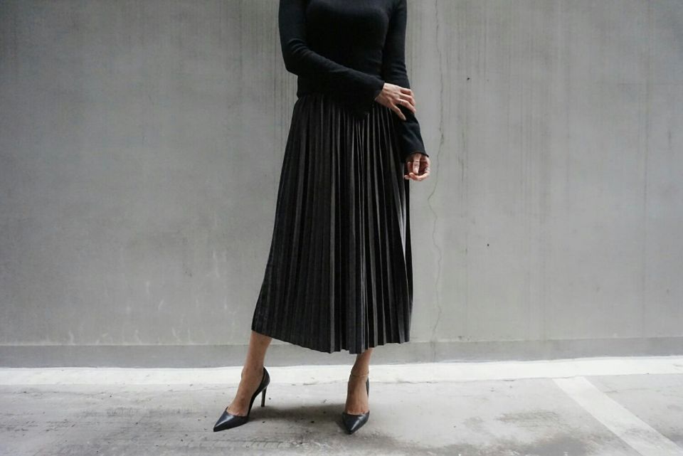 Free Shipping Velvet Pleated Long Skirt 3color Off