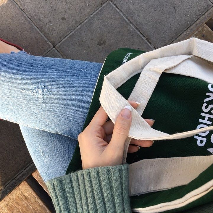 London Echo Back Fast Reviews of Books Green Navy 