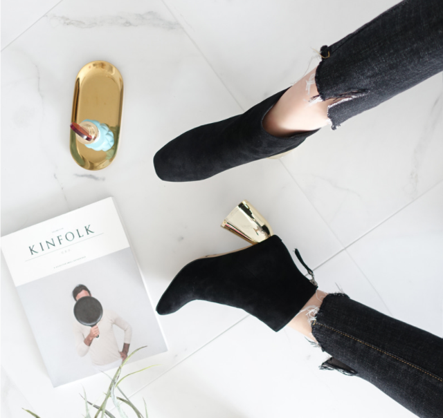 Suede point-heeled gold angle boots Daily look Coo