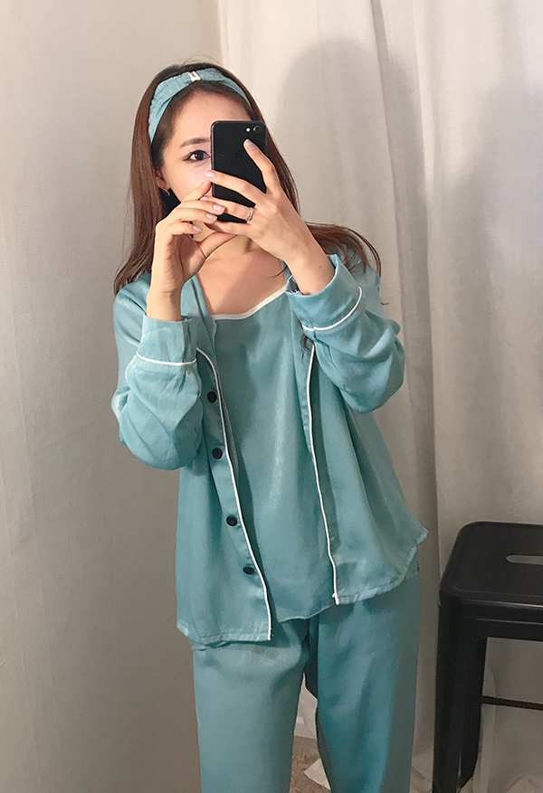 Free Shipping sexy silk pajamas set of seven pajam