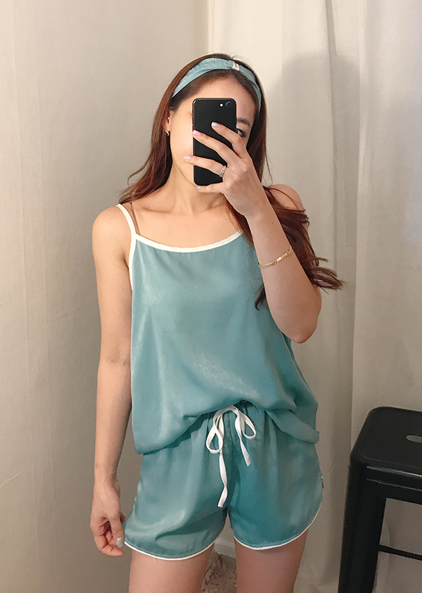 Free Shipping sexy silk pajamas set of seven pajam