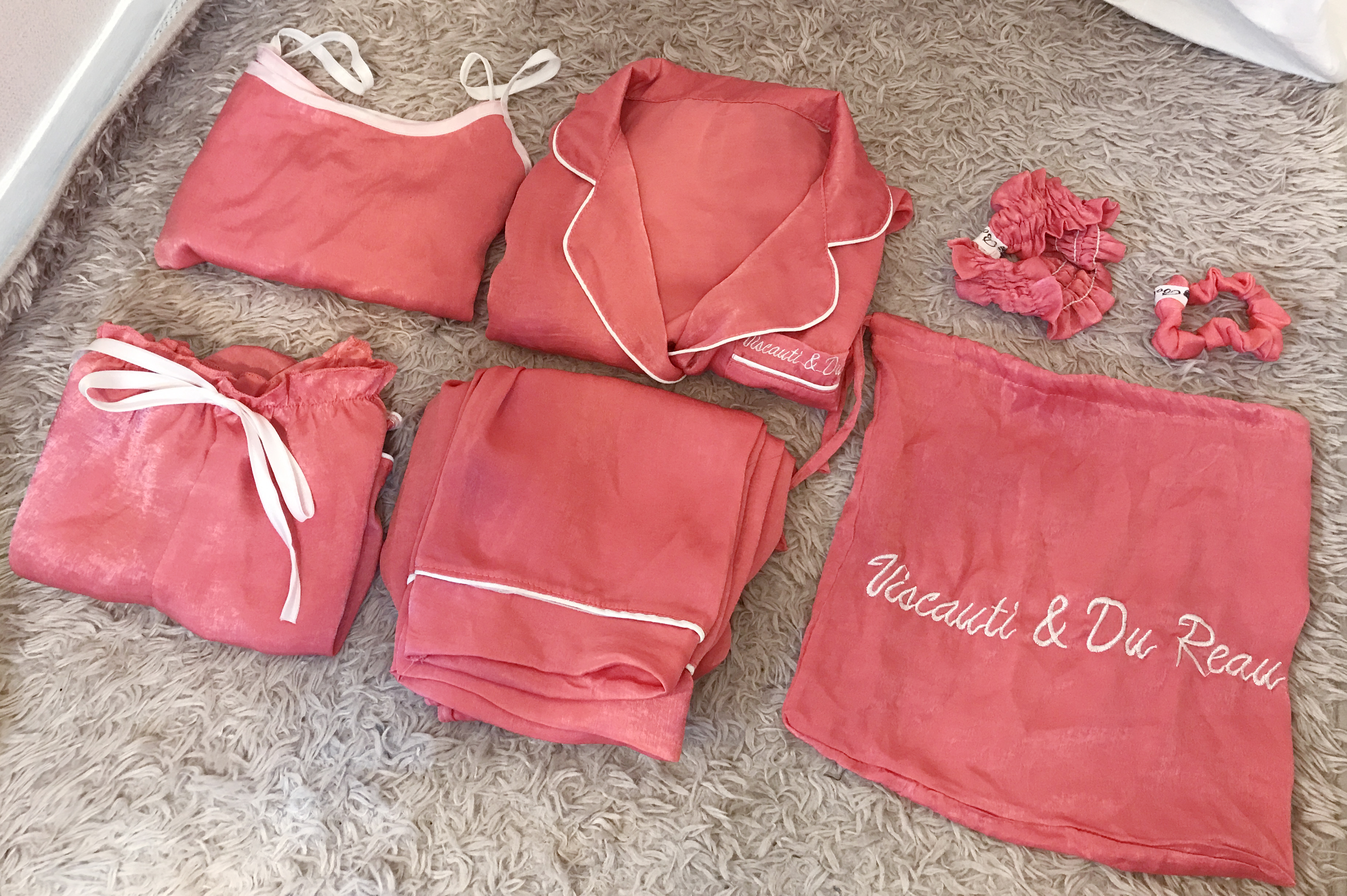 Free Shipping sexy silk pajamas set of seven pajam