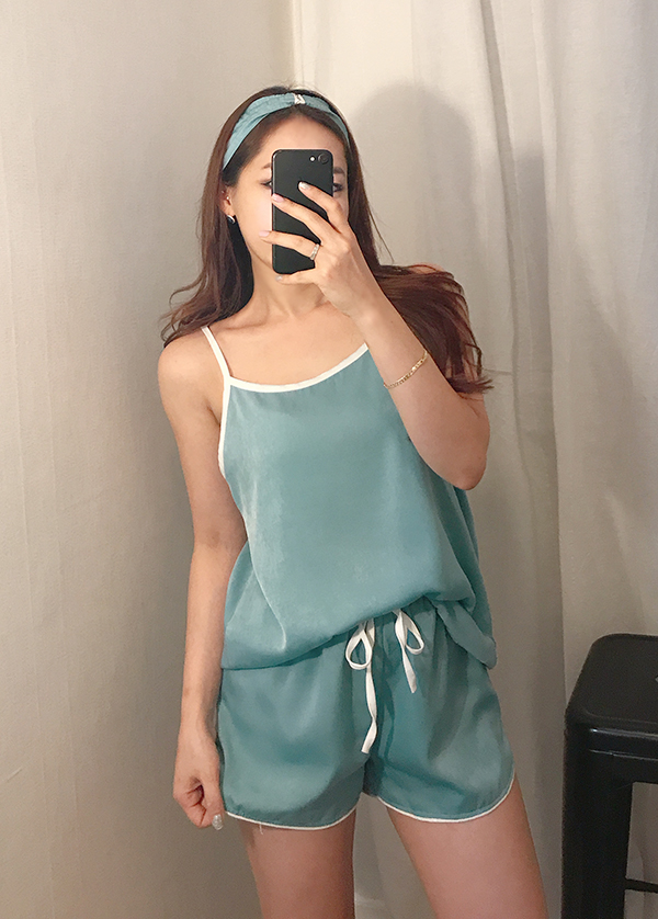 Free Shipping sexy silk pajamas set of seven pajam