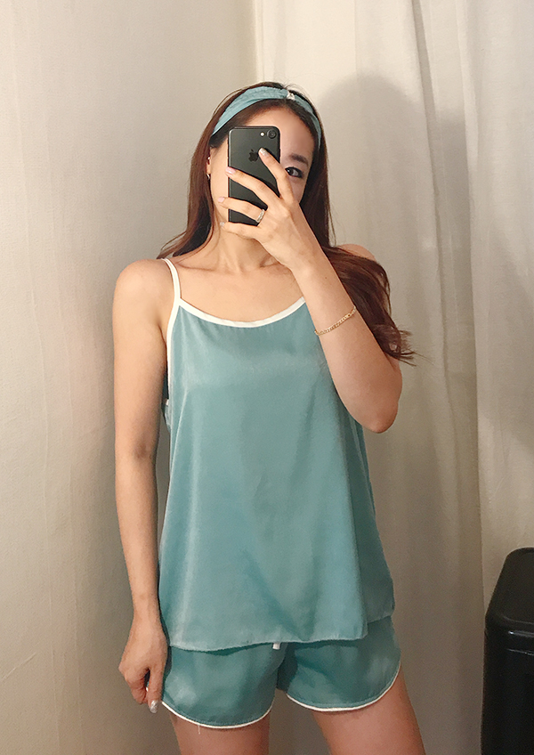 Free Shipping sexy silk pajamas set of seven pajam