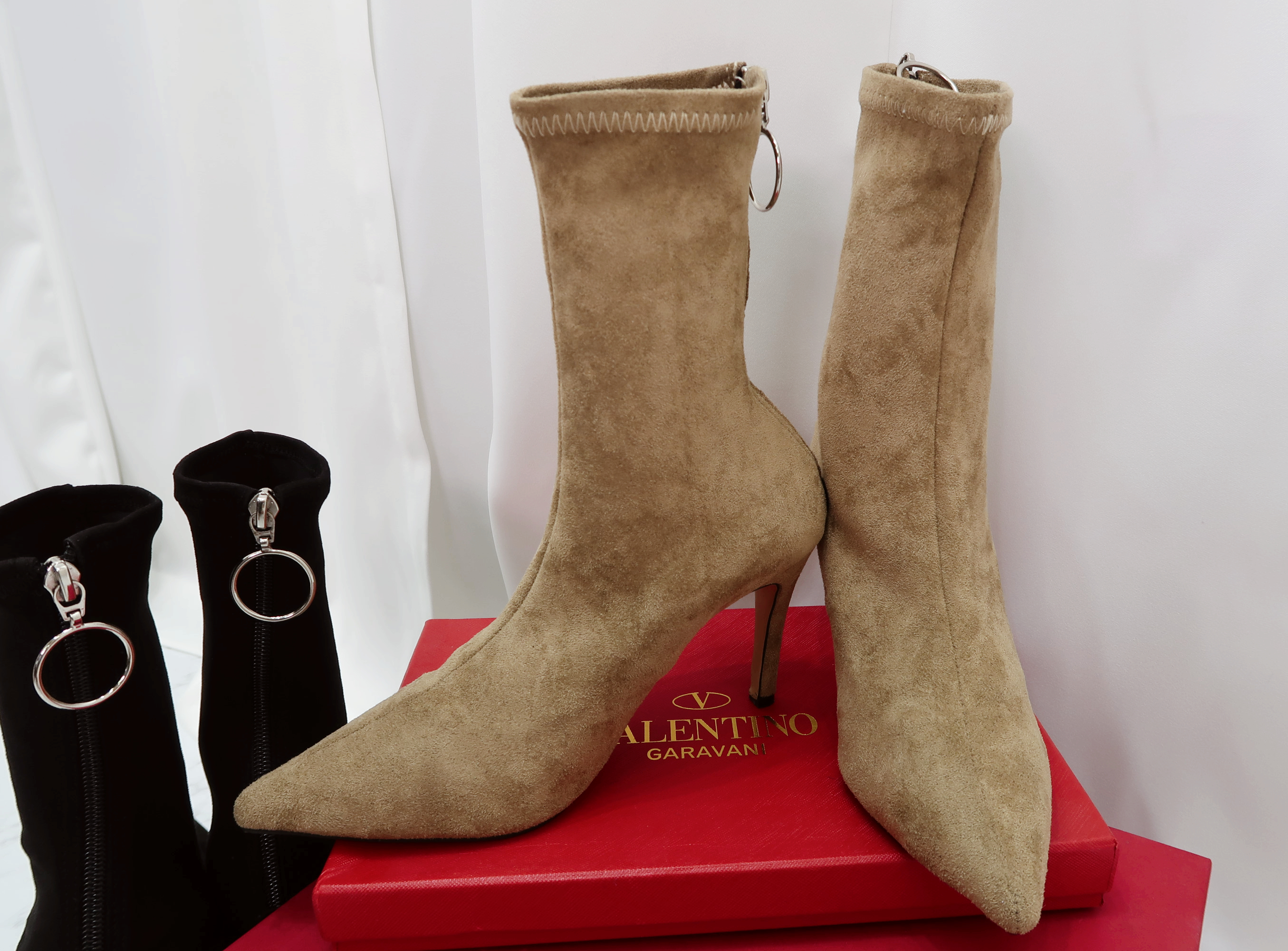 Suede span angle short boots heels 2color woman zi