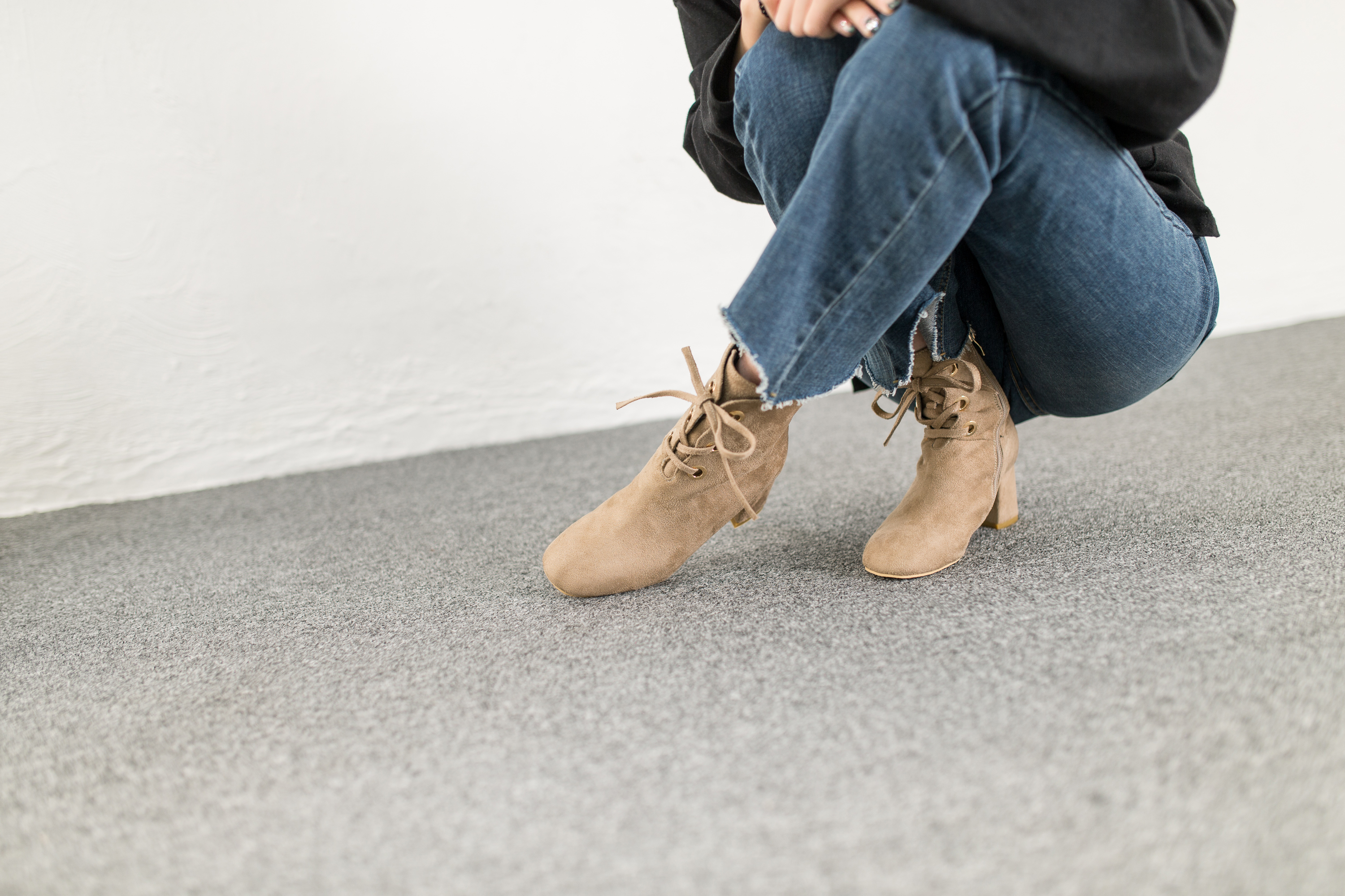 Sunglasses with Suede Angle Boots 6.0cm
