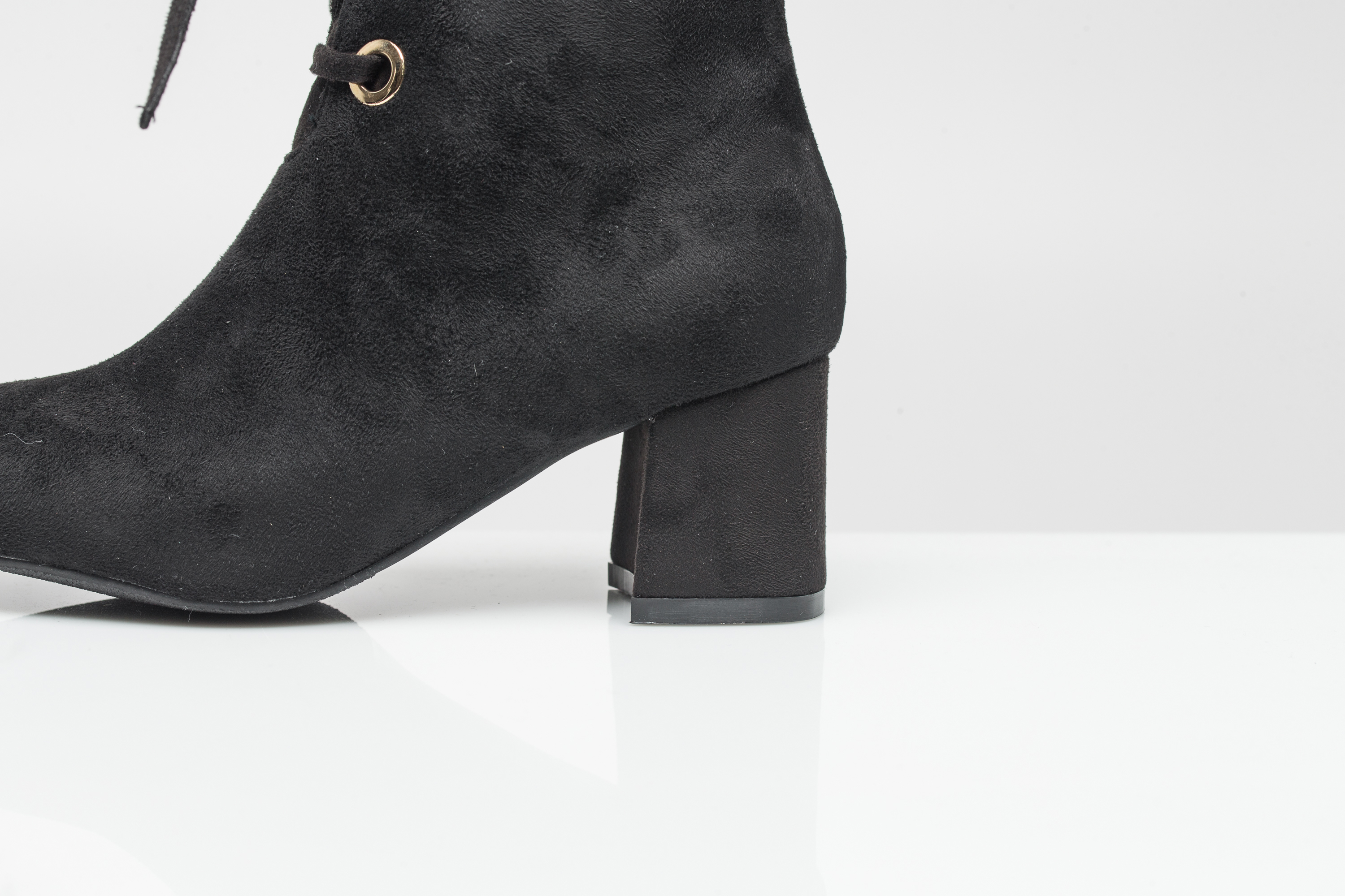 Sunglasses with Suede Angle Boots 6.0cm