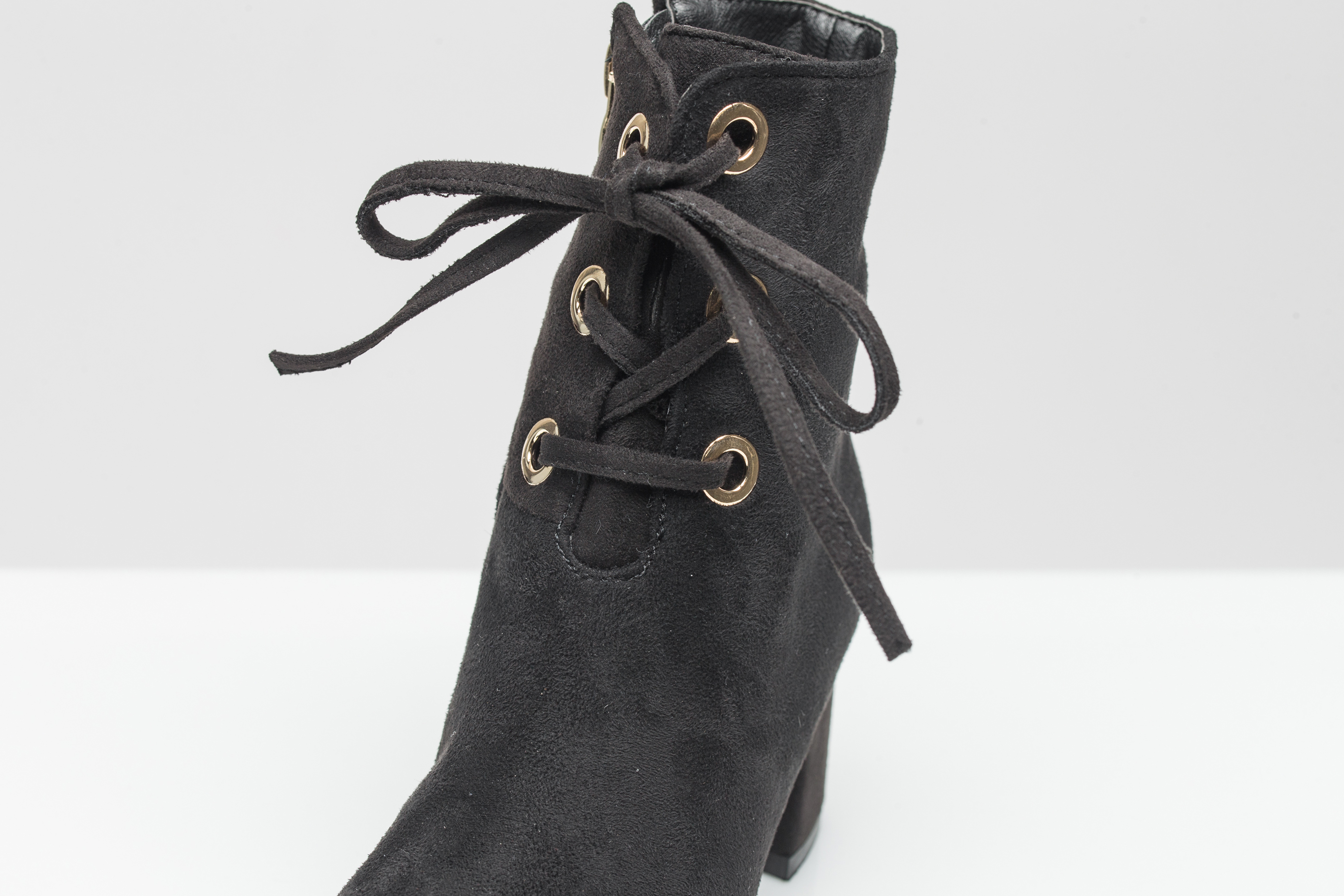 Sunglasses with Suede Angle Boots 6.0cm