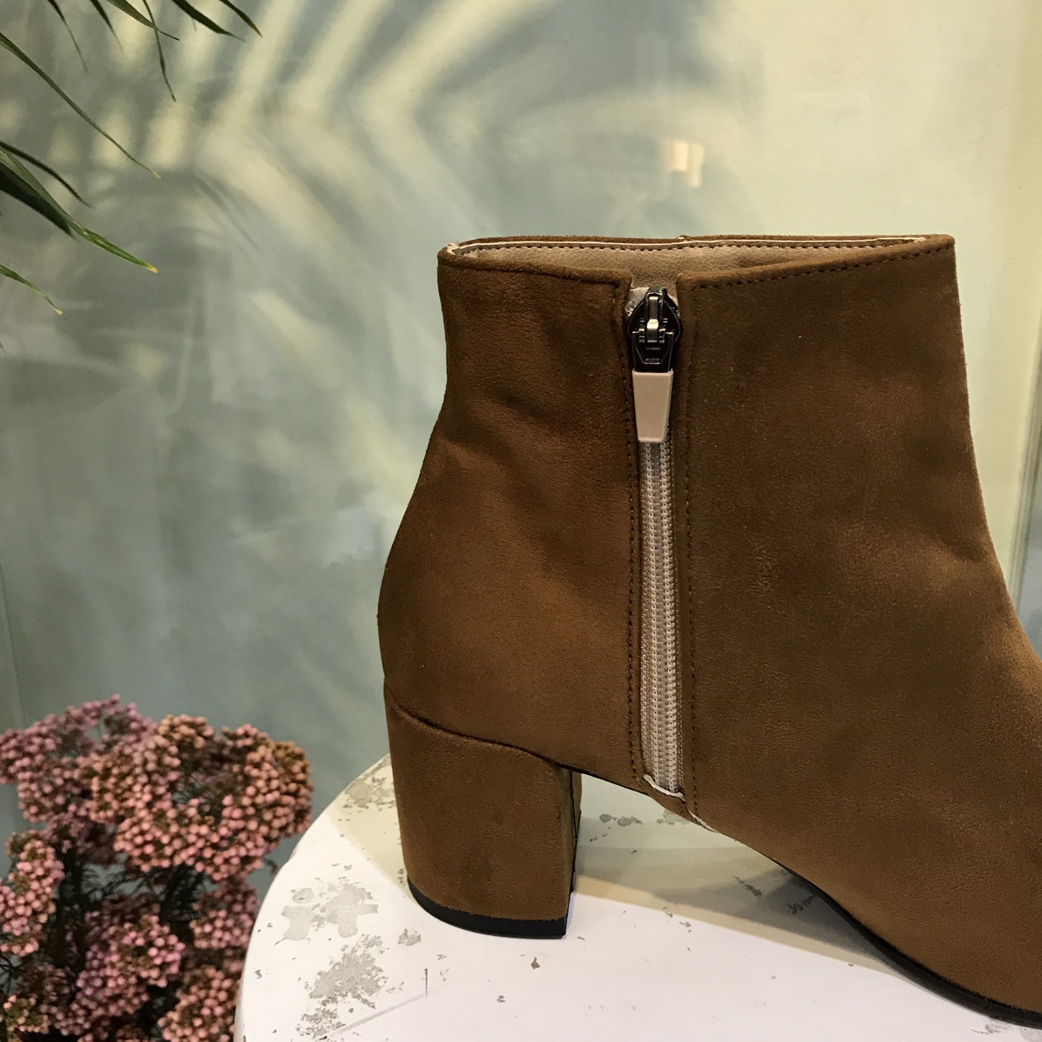 Comfortable, simple suede angle boots 2col 30s Wom