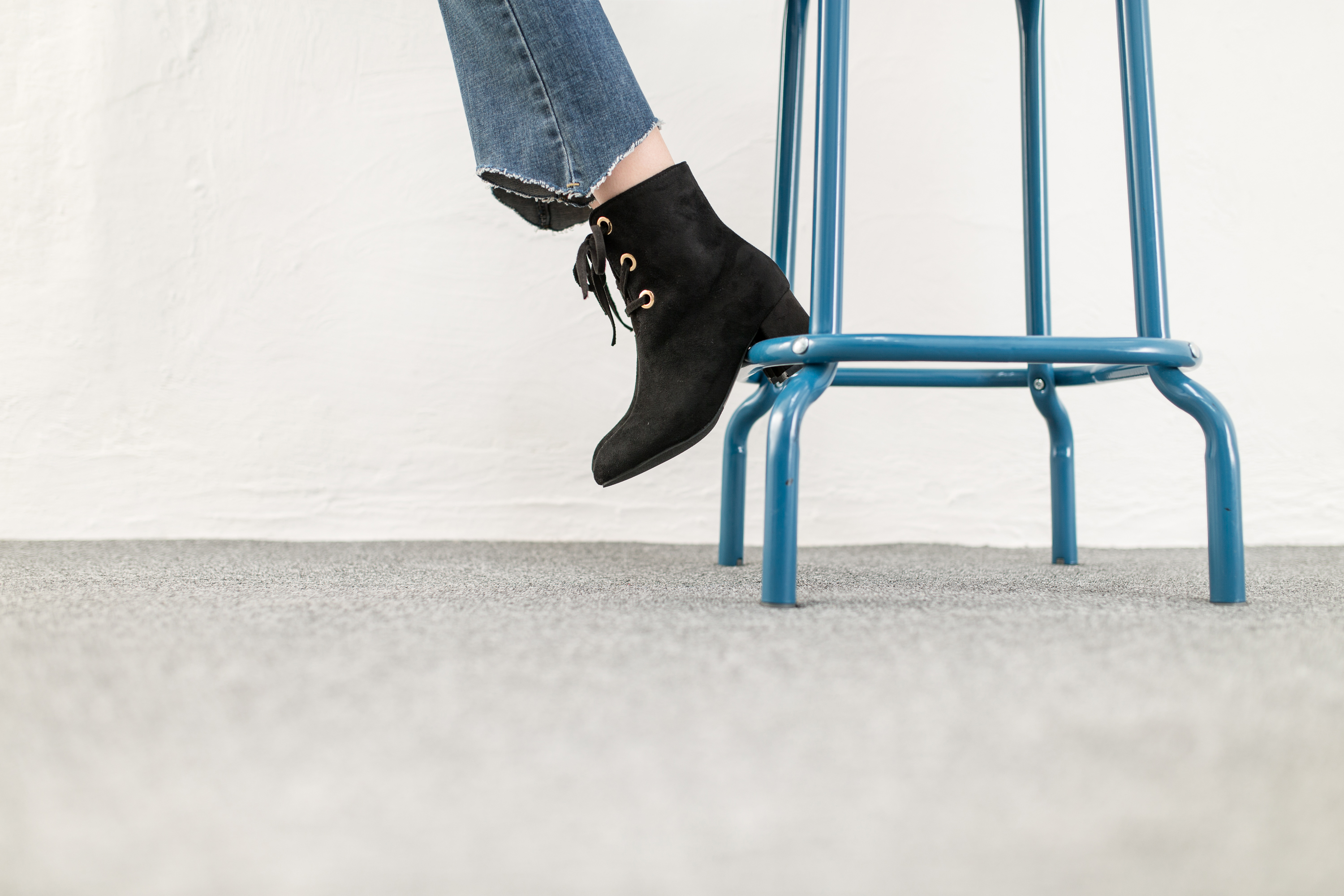 Sunglasses with Suede Angle Boots 6.0cm