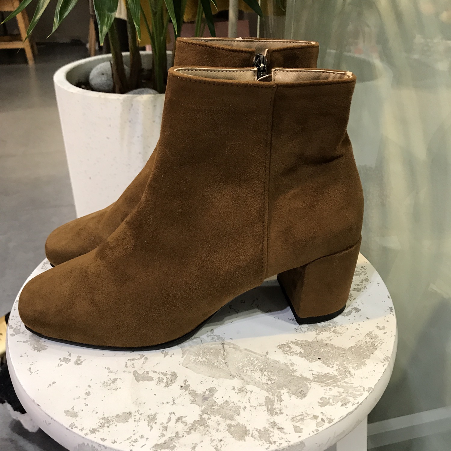 Comfortable, simple suede angle boots 2col 30s Wom