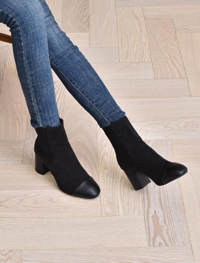 Colors Chelsea Ankle Boots Middle Hill Modern Styl