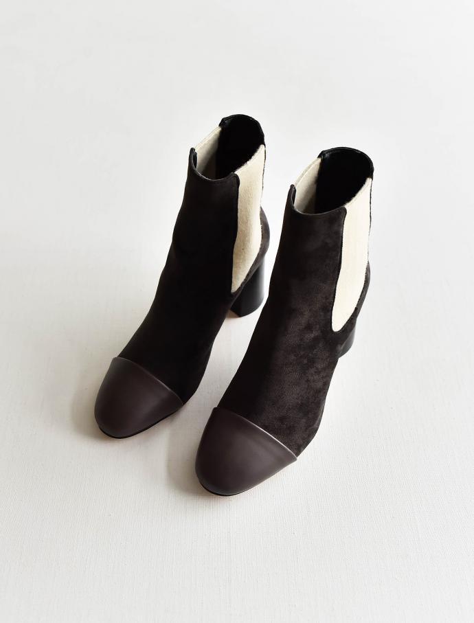 Colors Chelsea Ankle Boots Middle Hill Modern Styl