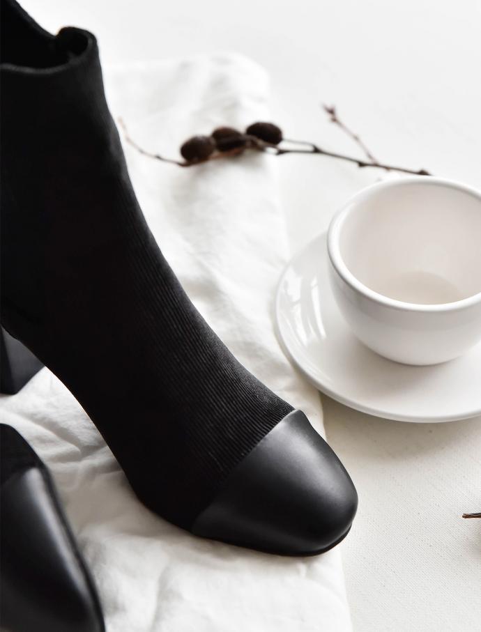 Colors Chelsea Ankle Boots Middle Hill Modern Styl