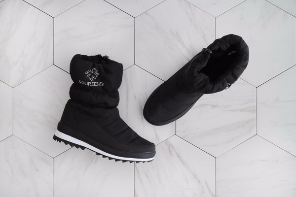 908_ Padded boots that will warm you up only to se