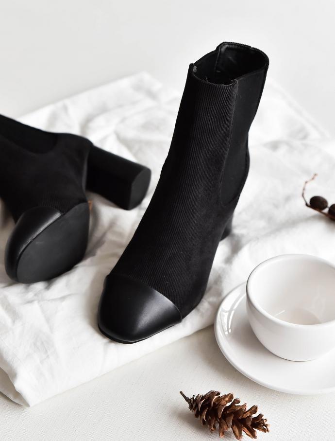 Colors Chelsea Ankle Boots Middle Hill Modern Styl