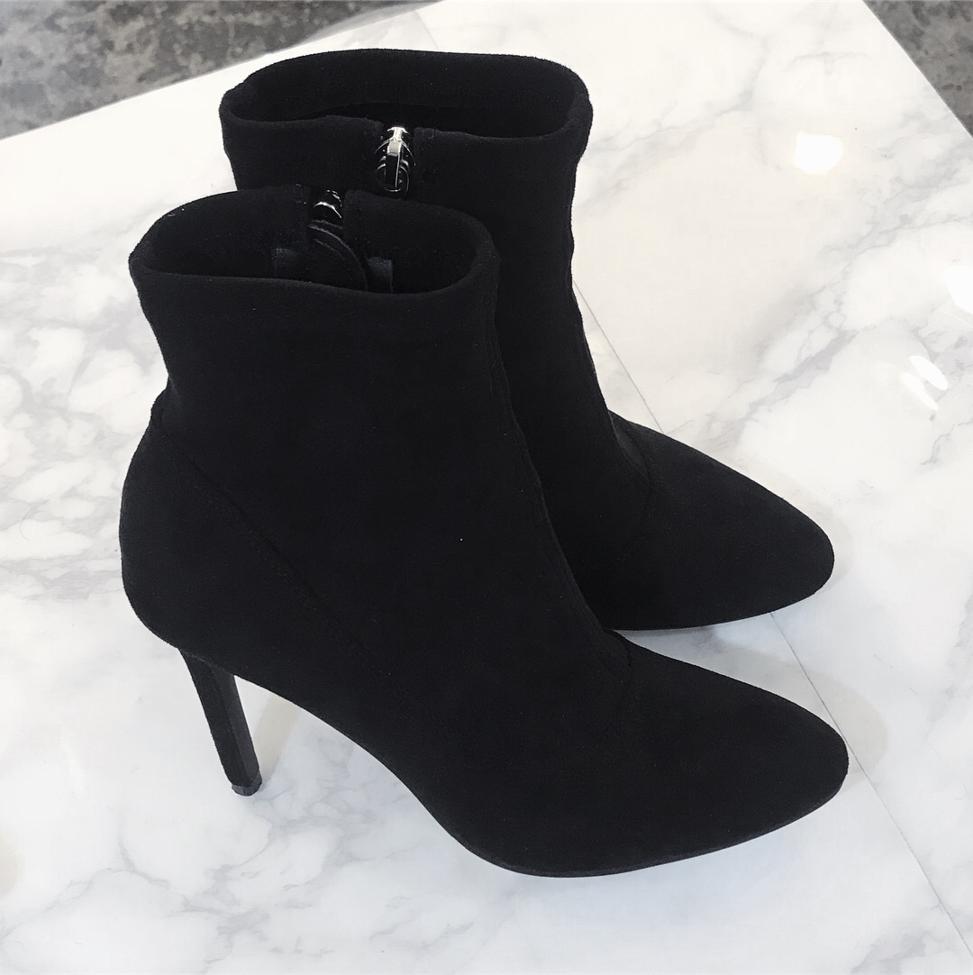 Suede angle boots