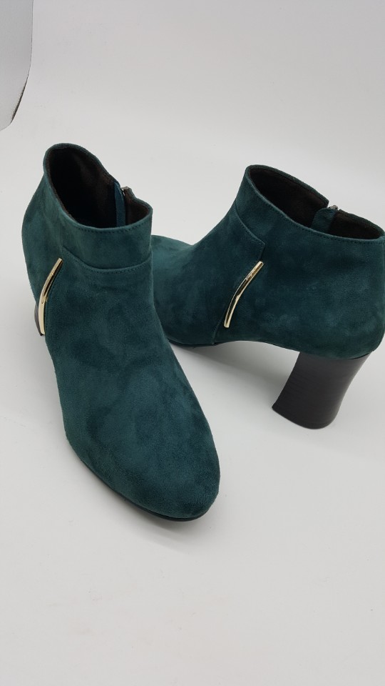 Suede Angle Boots, Suede Bootie Hill, Round Nose A