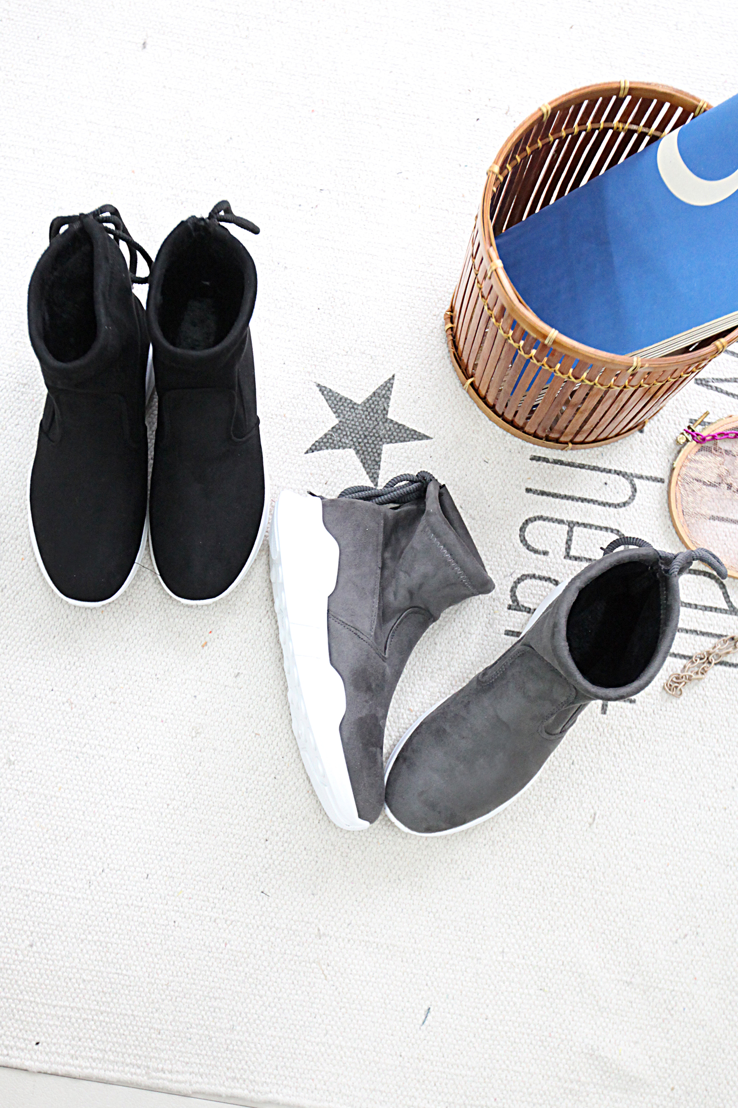 Nome-core style modern boots with suede brushed hi