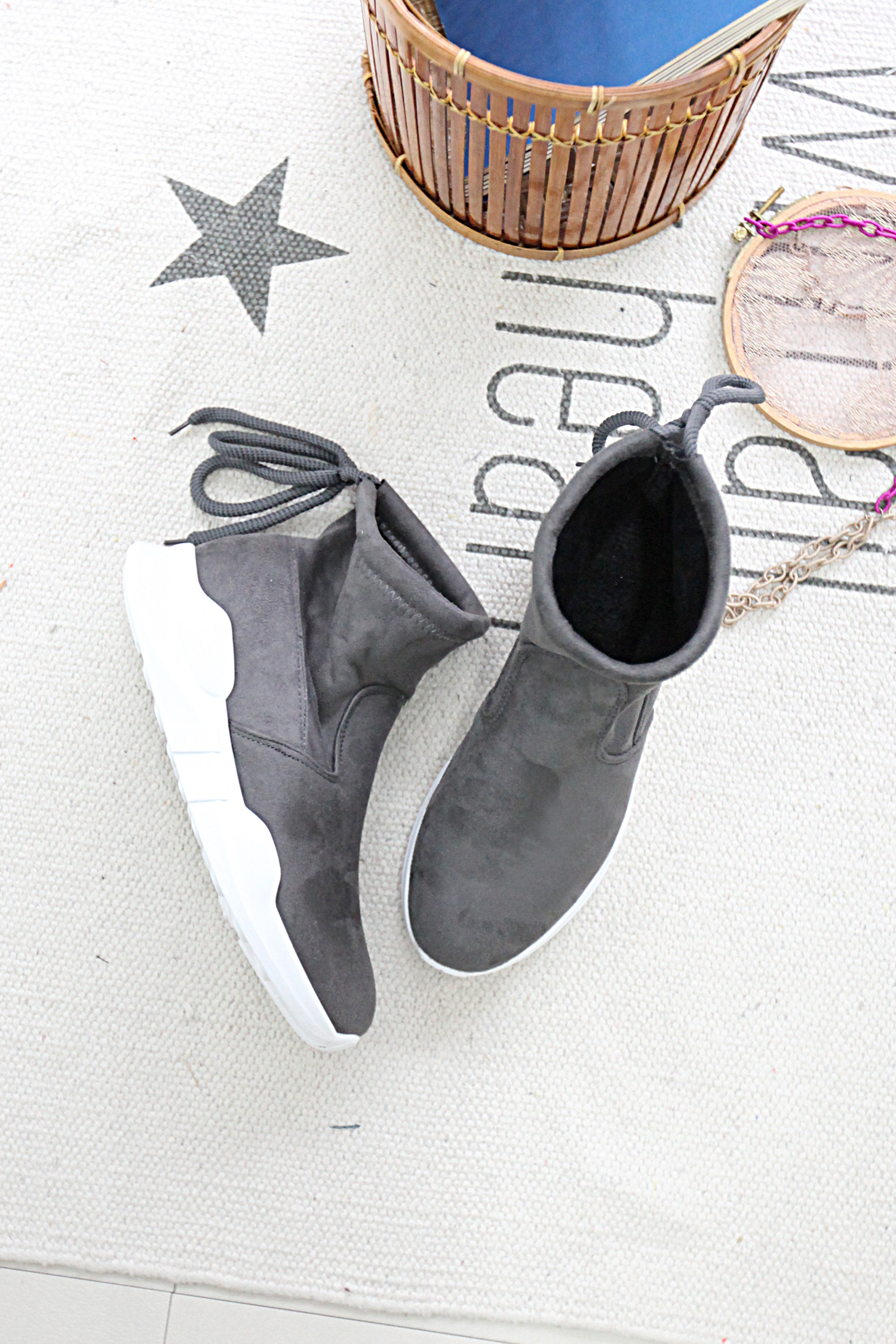 Nome-core style modern boots with suede brushed hi