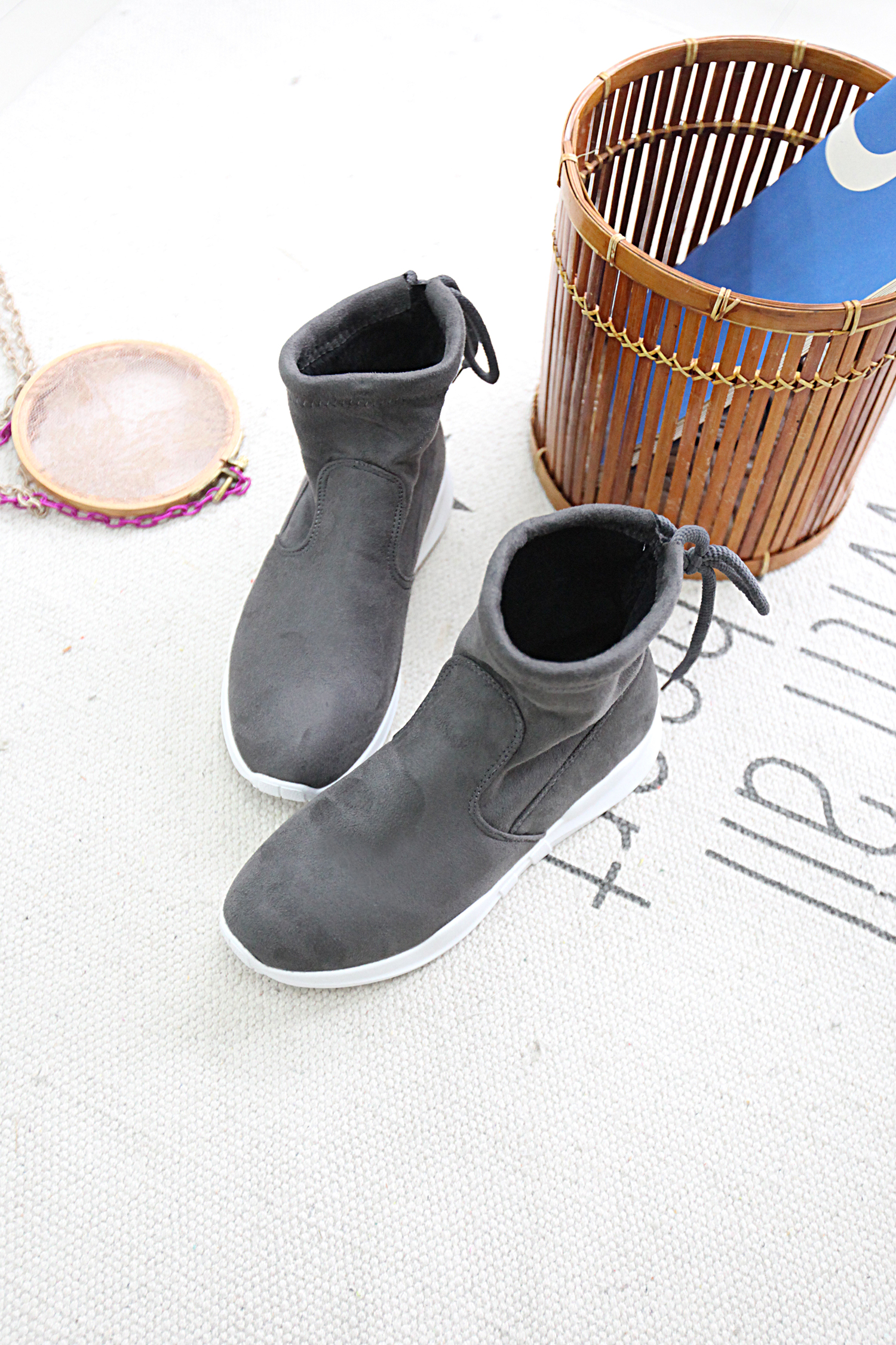 Nome-core style modern boots with suede brushed hi