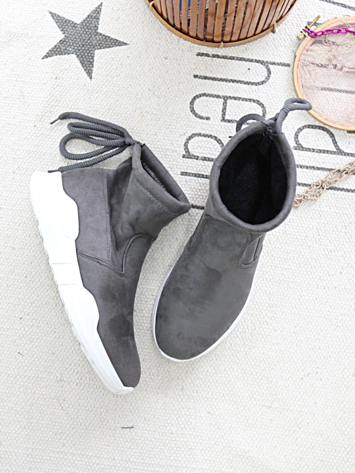 Nome-core style modern boots with suede brushed hi