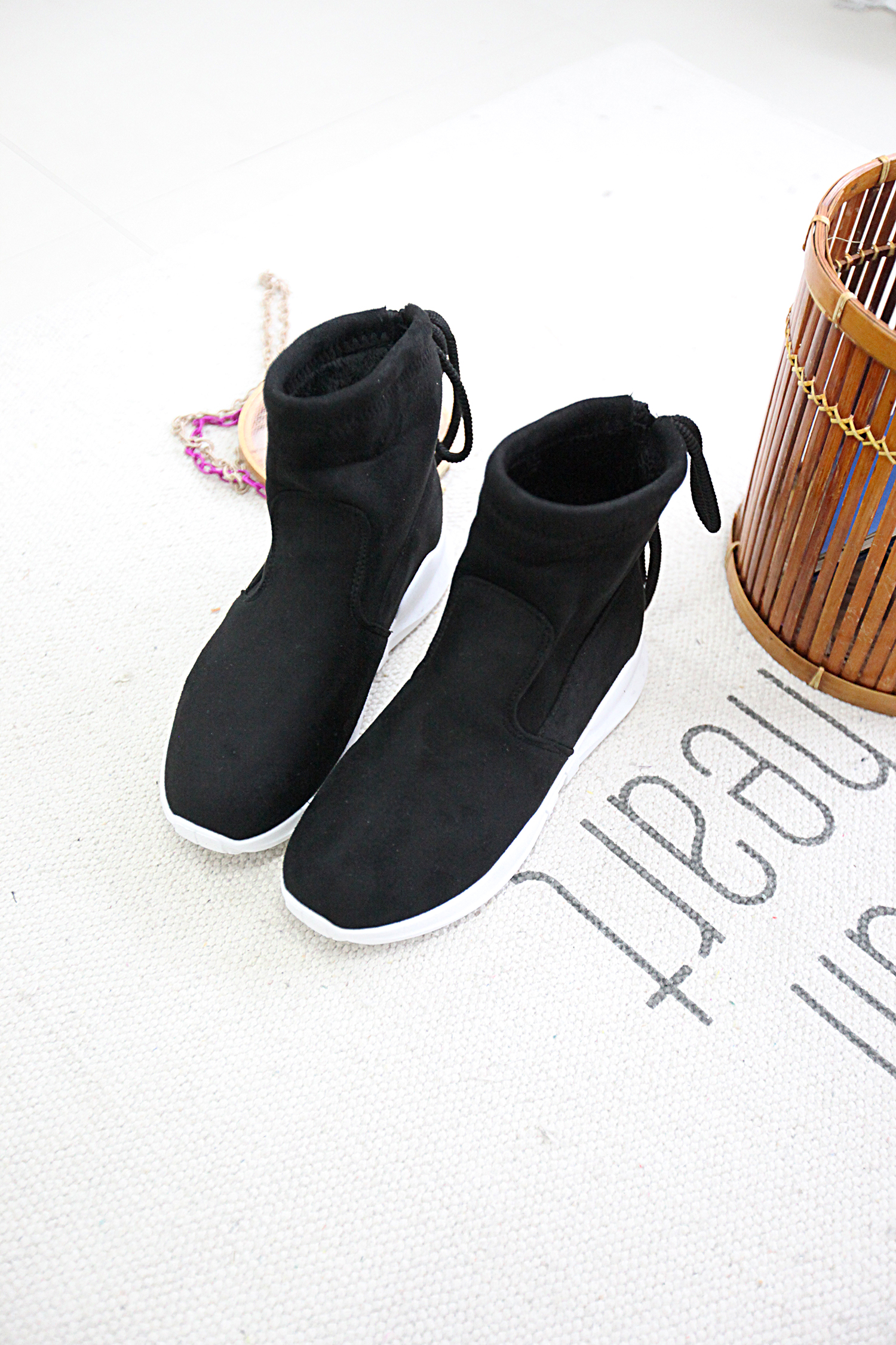 Nome-core style modern boots with suede brushed hi