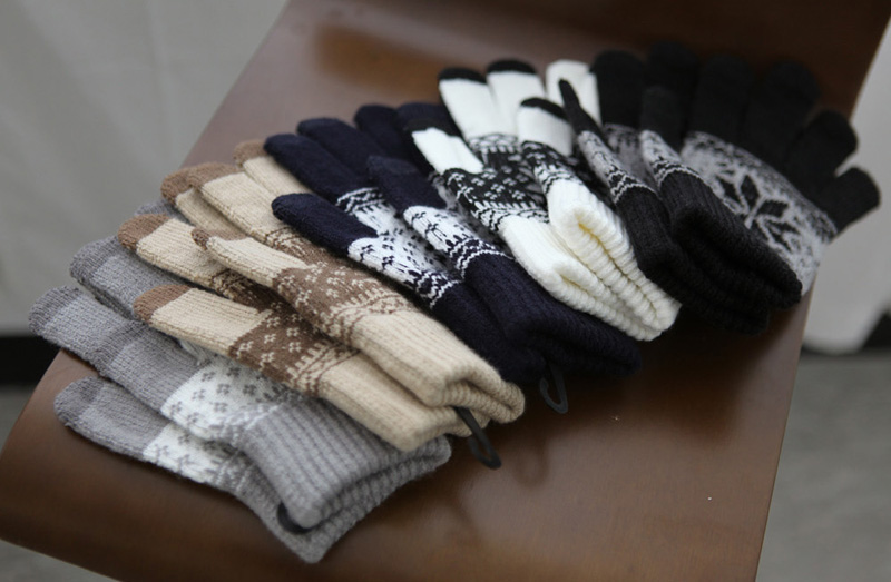 Snowflake smartphone touch gloves winter cute knit