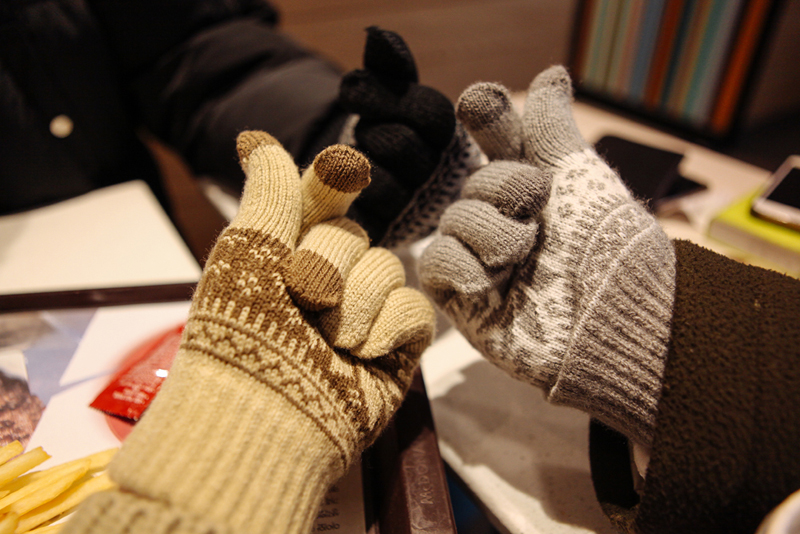 Snowflake smartphone touch gloves winter cute knit